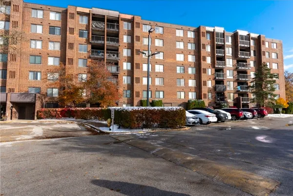 $60,000 | 400 Park Avenue, Unit 703, Calumet City, IL 60409