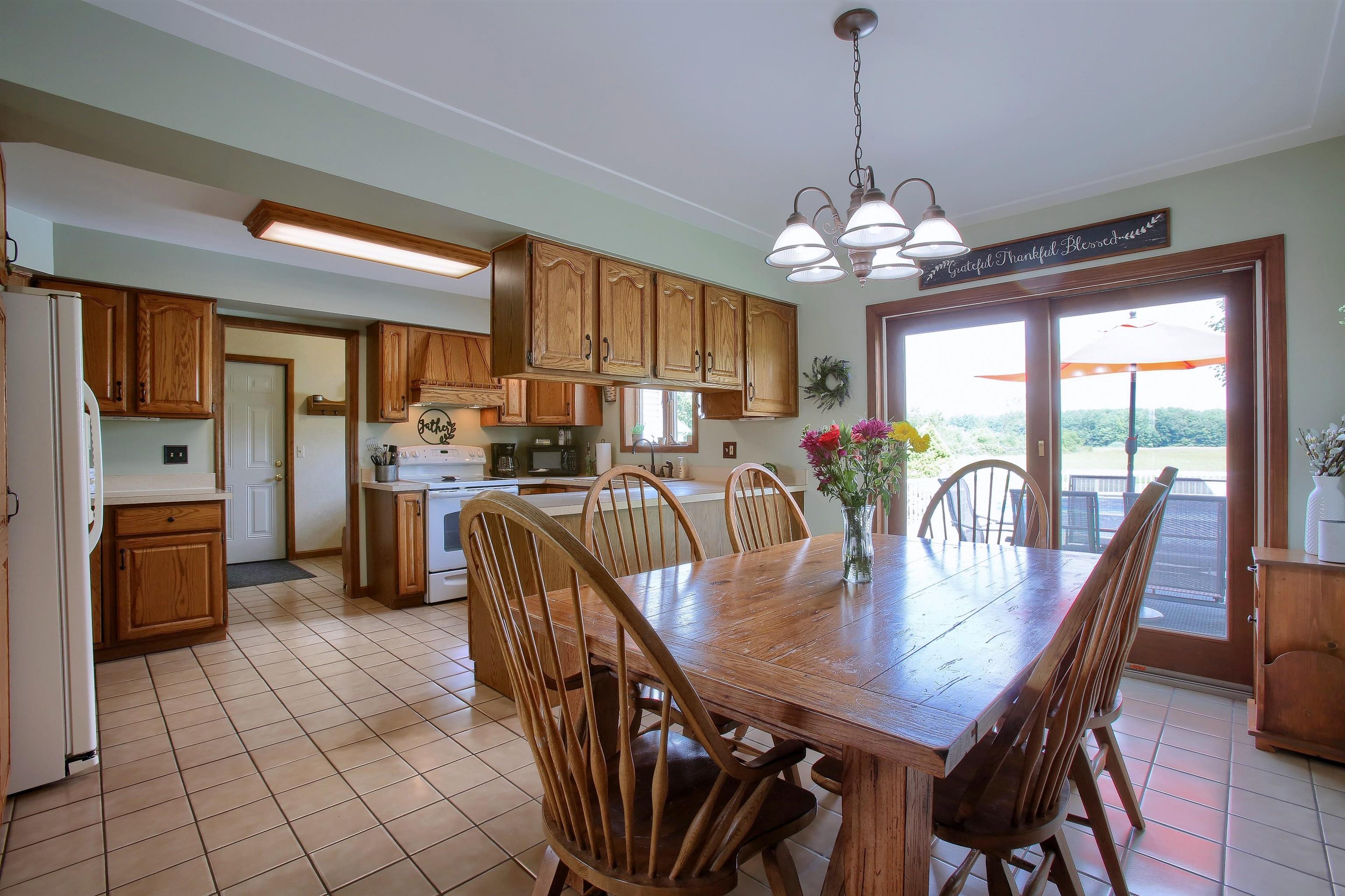 7372 Springborn Road East China, MI 48054 - Photo 5 of 24 Breakfast Nook