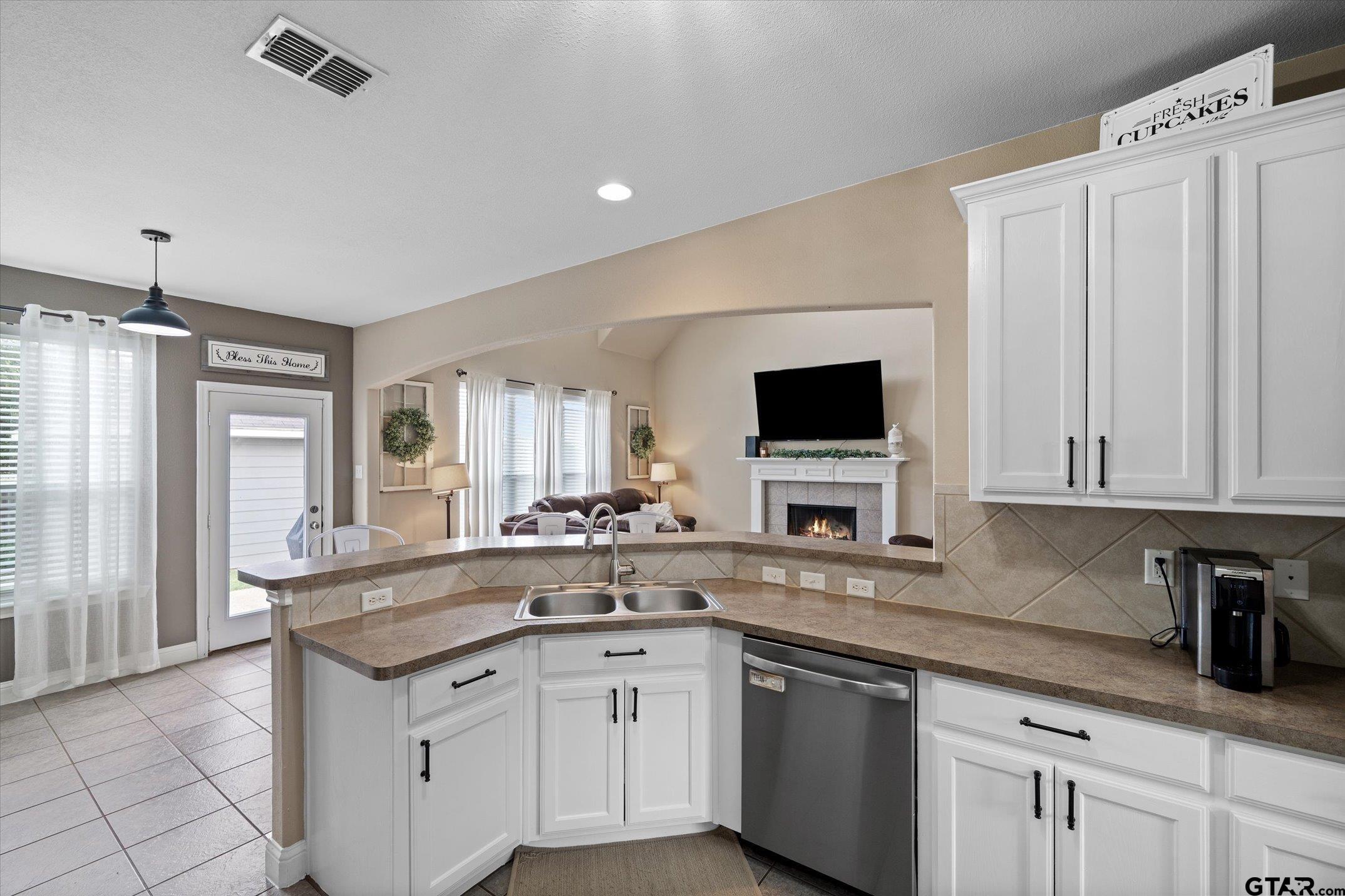 4469 Etheridge Circle Canton, TX 75103 - Photo 9 of 46