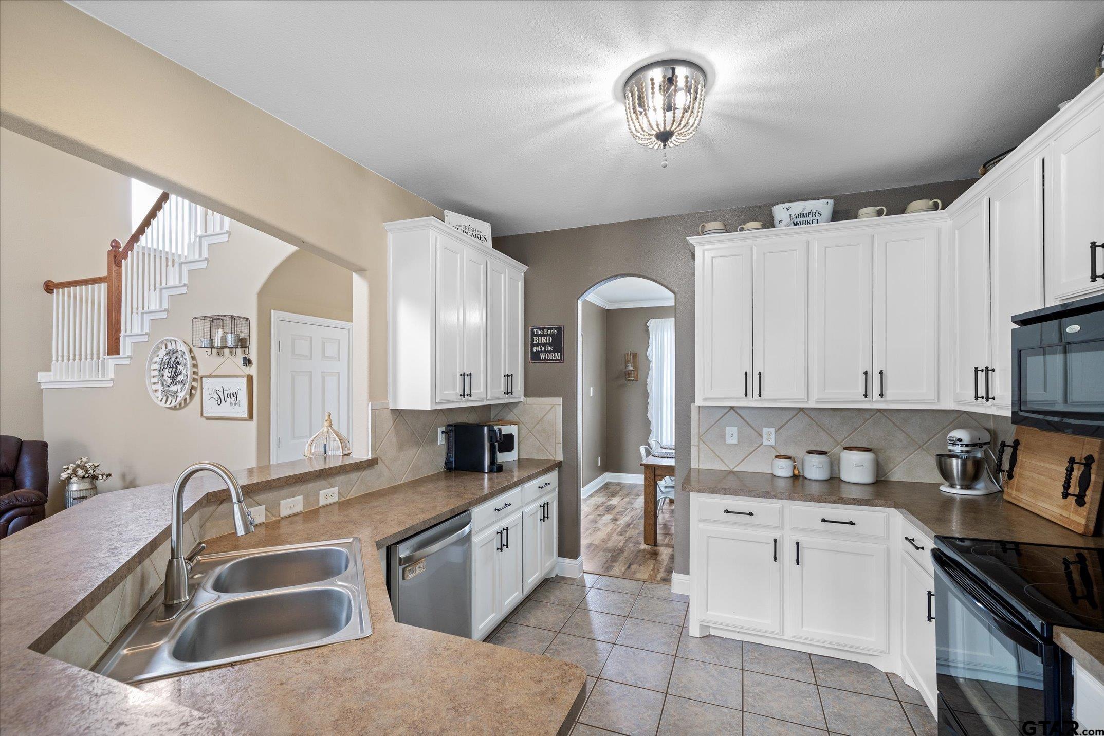 4469 Etheridge Circle Canton, TX 75103 - Photo 10 of 46