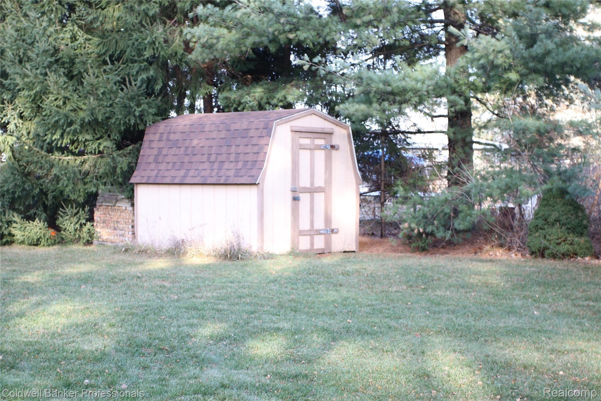 3204 West Britton Road Perry, MI 48872 - Photo 27 of 28 26 3204 Shed.JPG