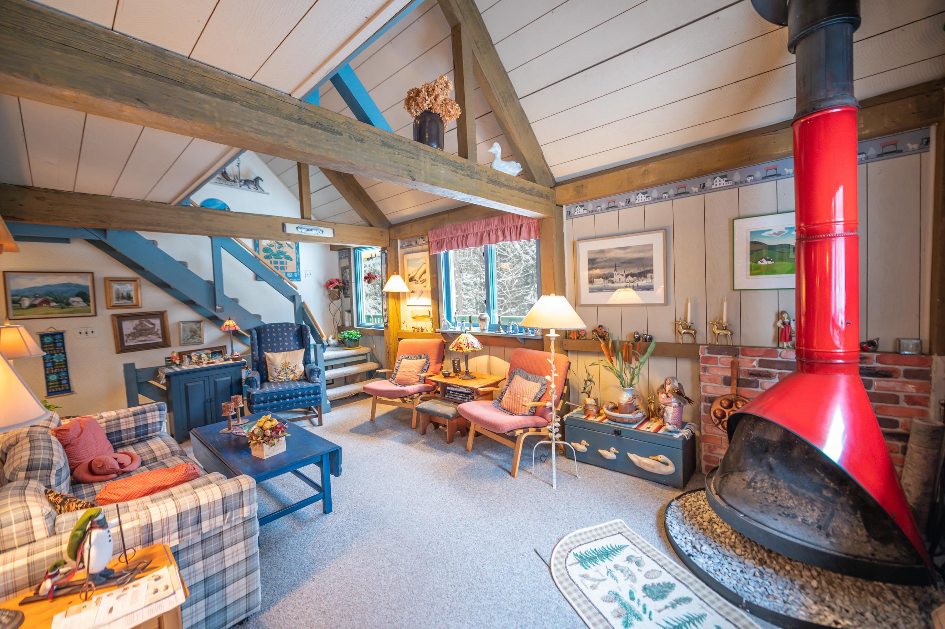7 East Hill Road Wilmington, VT 05363 - Photo 2 of 30 Gallery Image 2