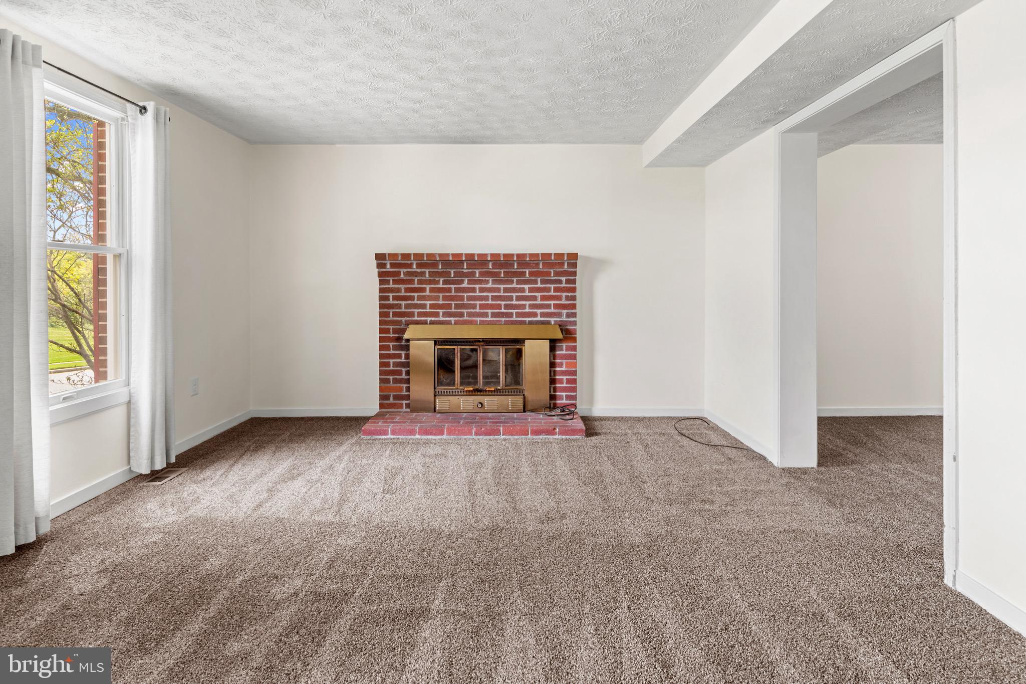 3520 Upton Road Baltimore, MD 21234 - Photo 4 of 39 an empty room with windows