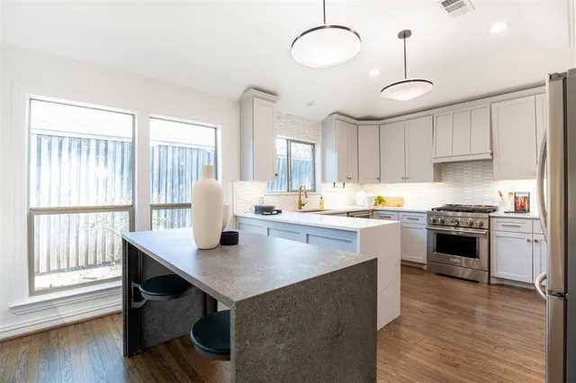 $749,900 | 3020 Montego Place, Plano, TX 75023