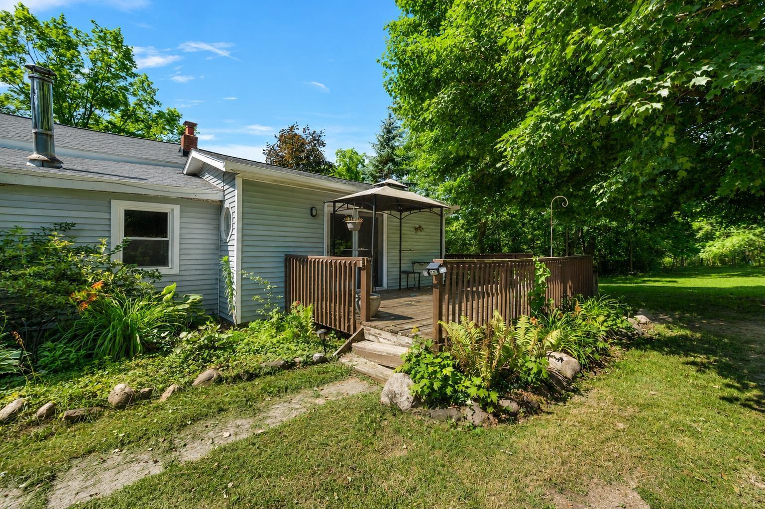 149 East Hunters Creek Road Lapeer, MI 48446 - Photo 54 of 71 50215016-e2b75d2b-a4c4-44e3-8c98-ea999dd81f55.JPG