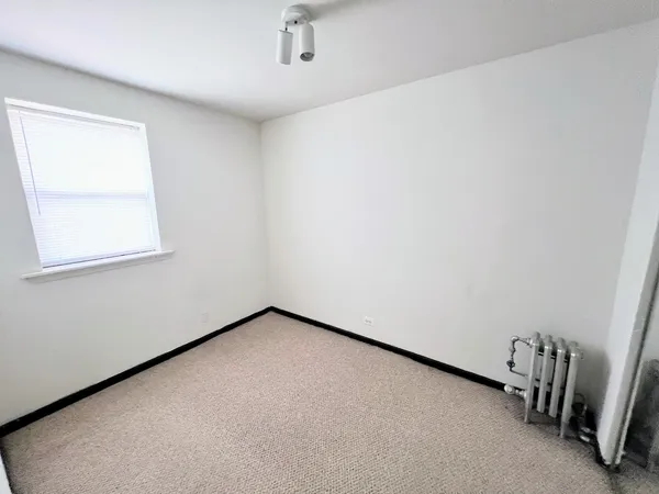$1,475 | 3933 North Clarendon Avenue, Unit 504, Chicago, IL 60613