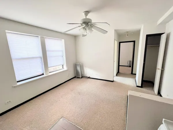 $1,475 | 3933 North Clarendon Avenue, Unit 504, Chicago, IL 60613