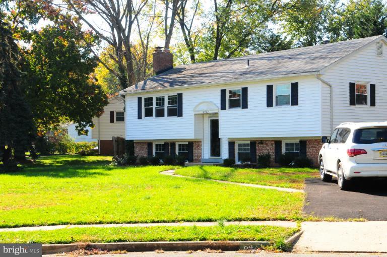 6401 Twin Court Springfield, VA 22150 - Photo 12 of 16 Exterior (Front)