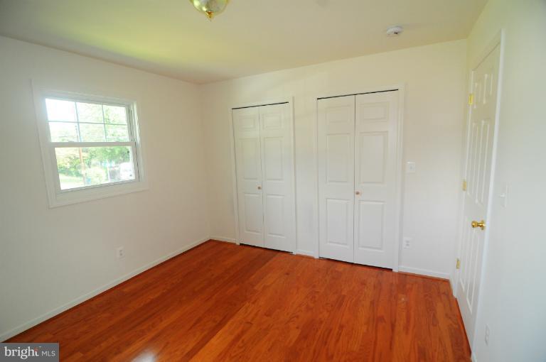 6401 Twin Court Springfield, VA 22150 - Photo 13 of 16 Bedroom (Master)