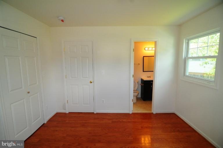 6401 Twin Court Springfield, VA 22150 - Photo 14 of 16 Bedroom (Master)