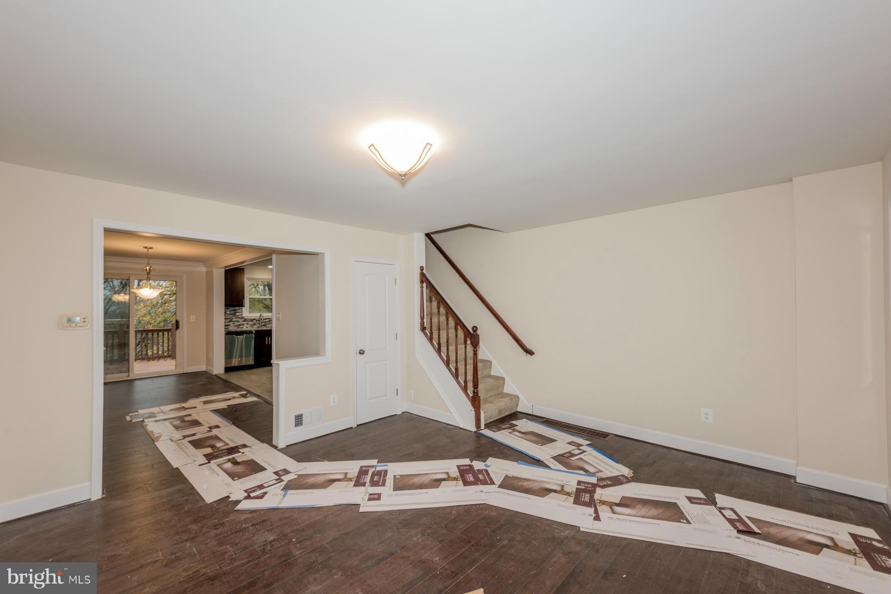 764 Old Riverside Road Baltimore, MD 21225 - Photo 3 of 23 Living Room