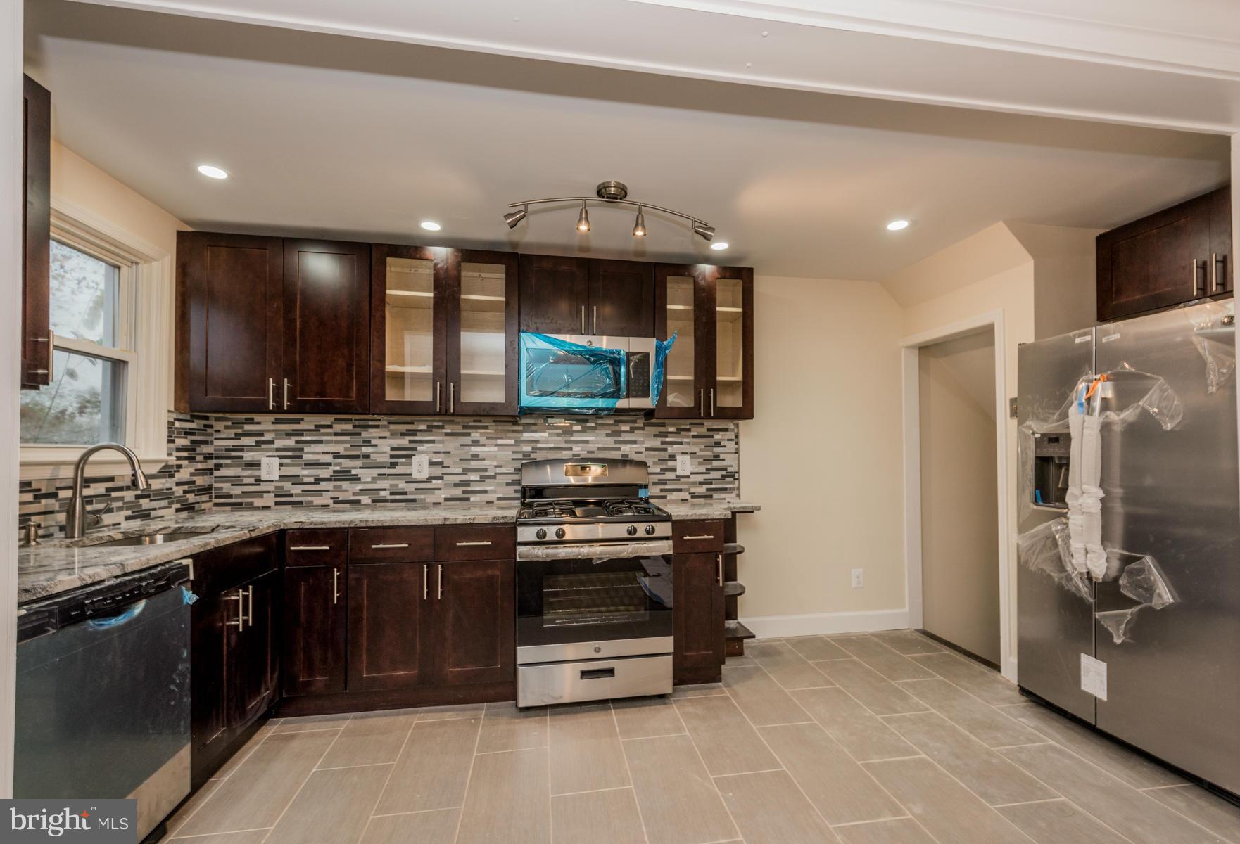 764 Old Riverside Road Baltimore, MD 21225 - Photo 8 of 23 Kitchen