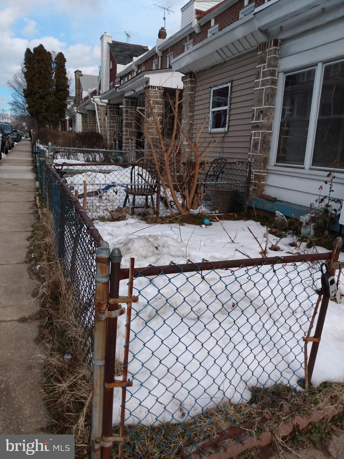 295 Copley Road Upper Darby, PA 19082 - Photo 1 of 18 enclosed yard