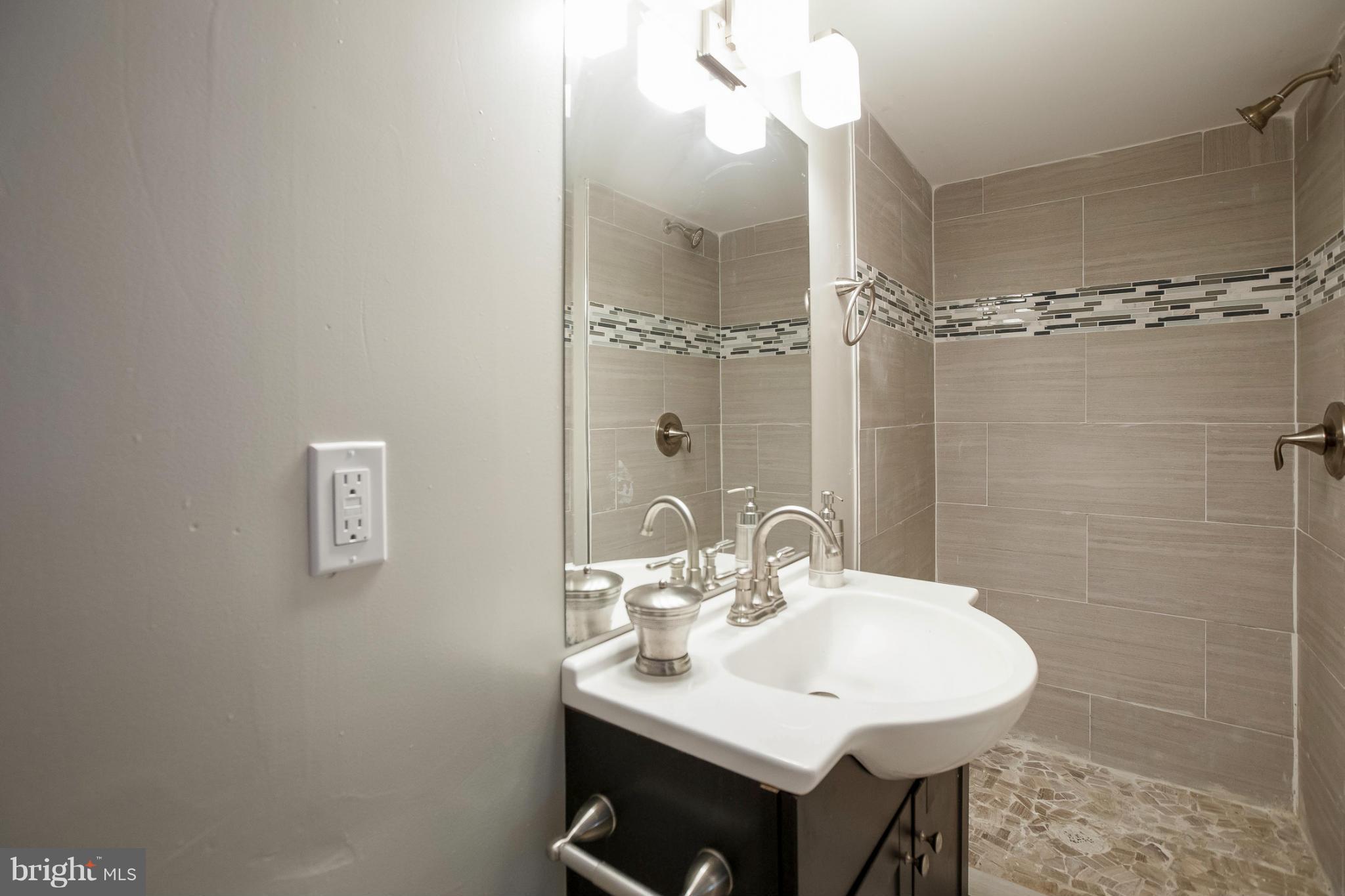 1225 Gleneagle Road Baltimore, MD 21239 - Photo 21 of 30 Bath