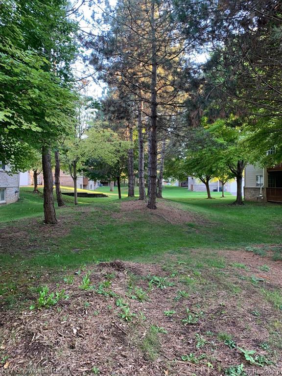 702 South Milford Road Milford, MI 48381 - Photo 32 of 43