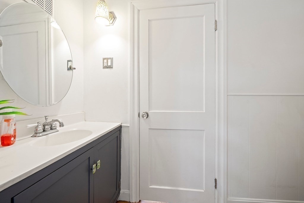 53 Frairy Street Medfield, MA 02052 - Photo 18 of 31