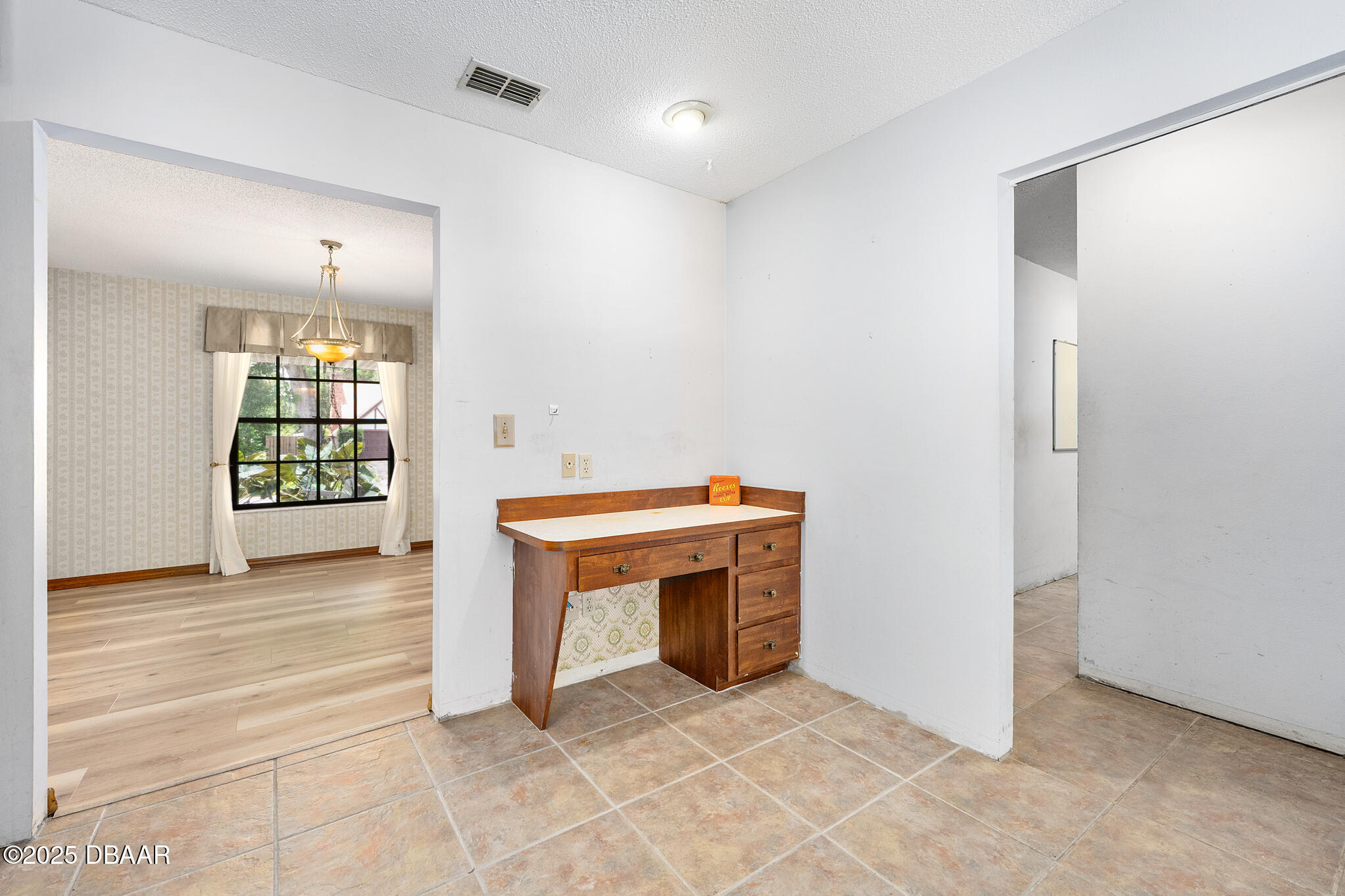 1 River Bluff Court Ormond Beach, FL 32174 - Photo 51 of 58 an empty room with windows and cabinet