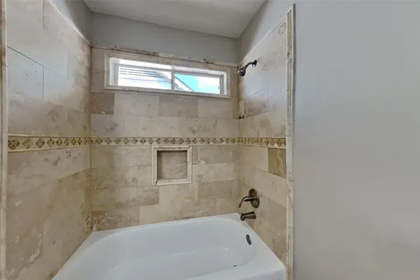 $2,495 | 19502 Water Point Trail, Humble, TX 77346