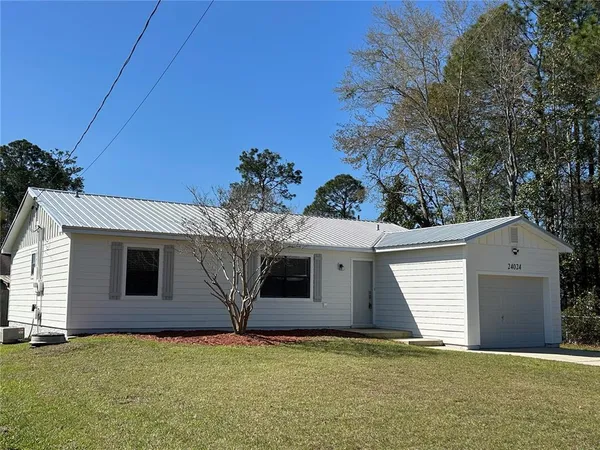 $235,000 | 24024 Deer Road, Astor, FL 32102