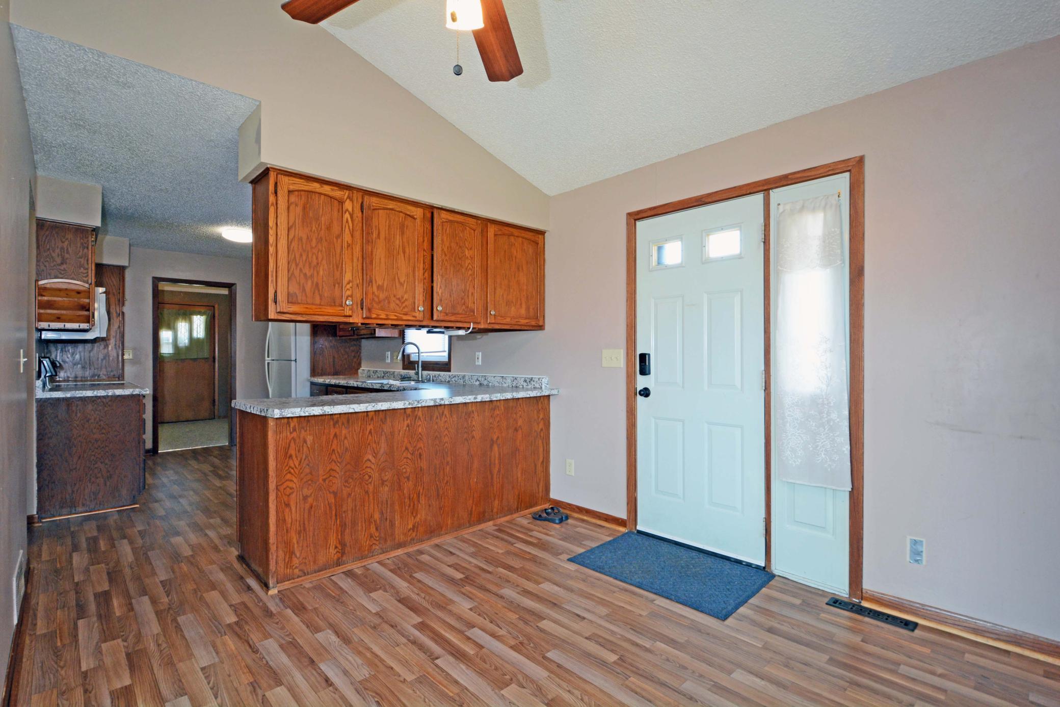 1483 3rd Street East St. Paul, MN 55106 - Photo 12 of 30