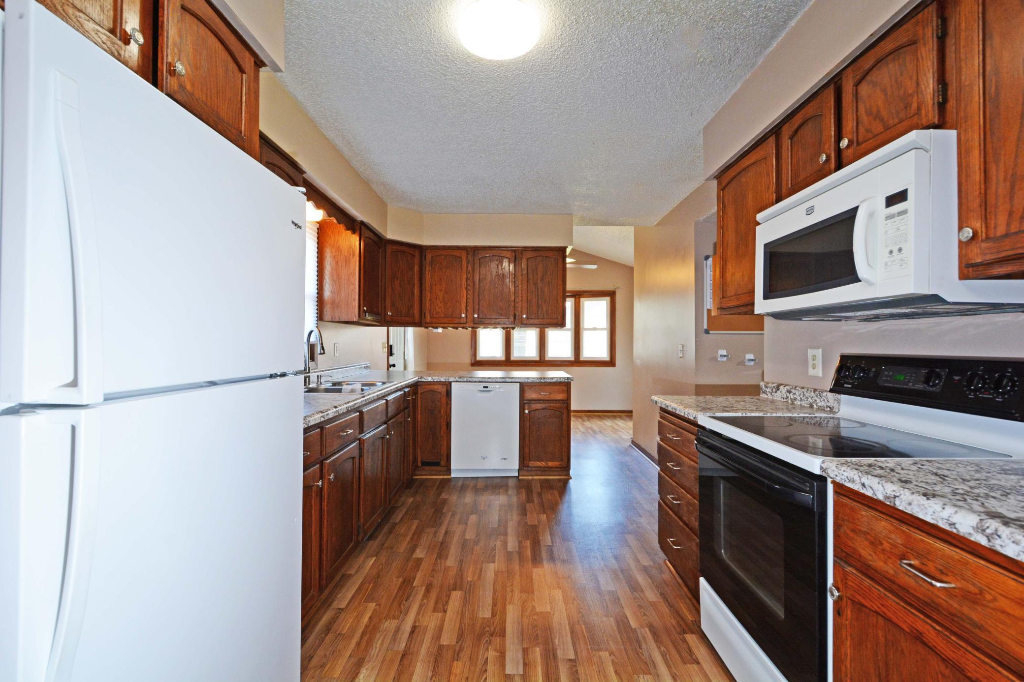 1483 3rd Street East St. Paul, MN 55106 - Photo 8 of 30