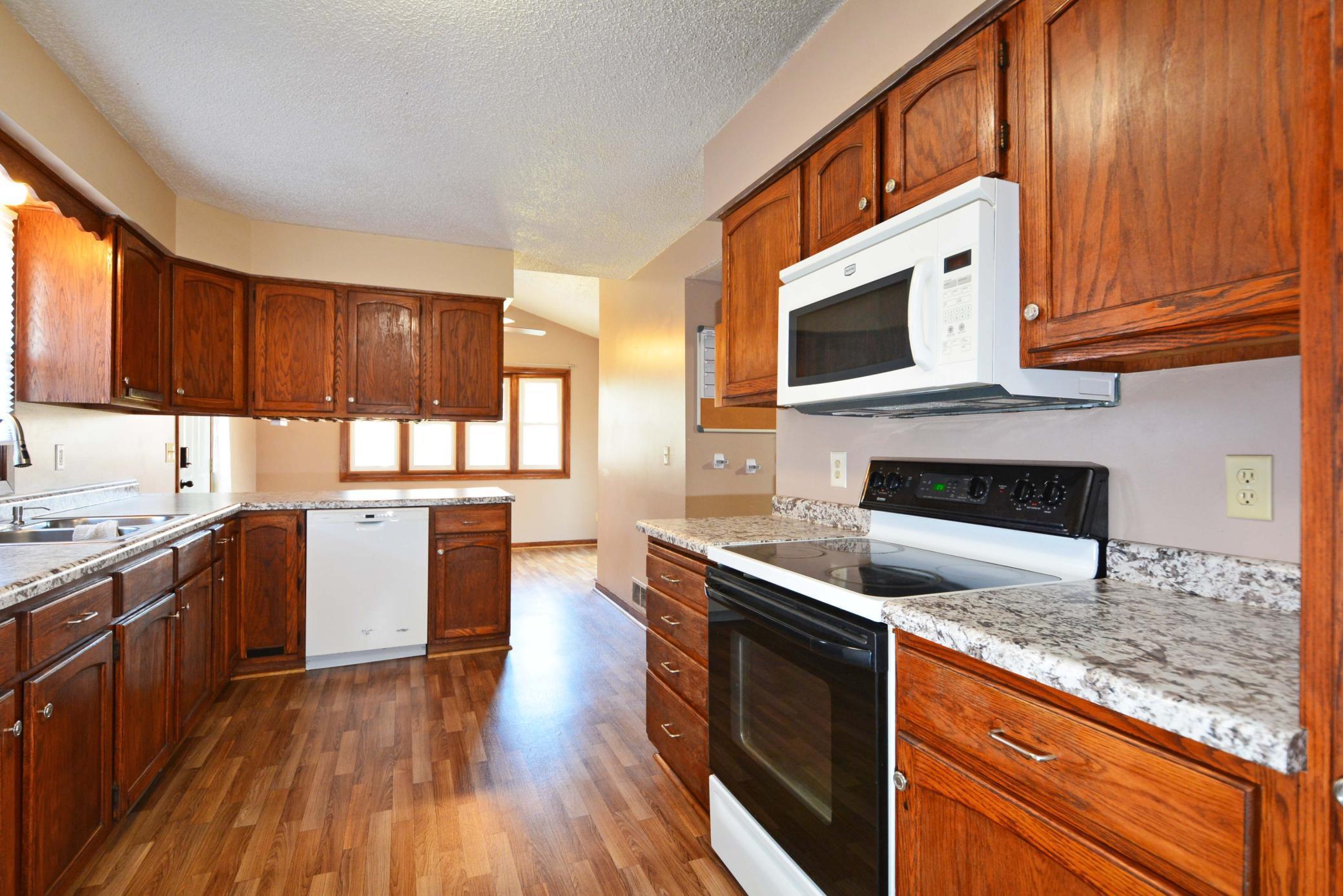 1483 3rd Street East St. Paul, MN 55106 - Photo 9 of 30