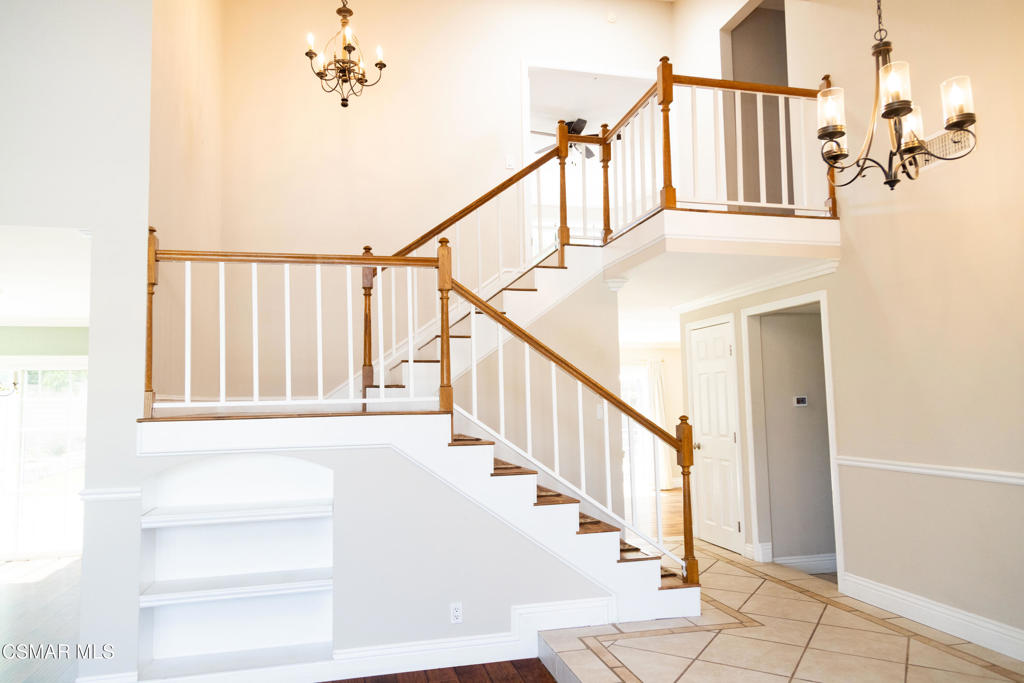 3975 Southhampton Road Moorpark, CA 93021 - Photo 6 of 41 Gallery Image 6