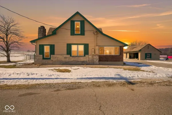 $375,000 | 8527 South 500 West, Edinburgh, IN 46124