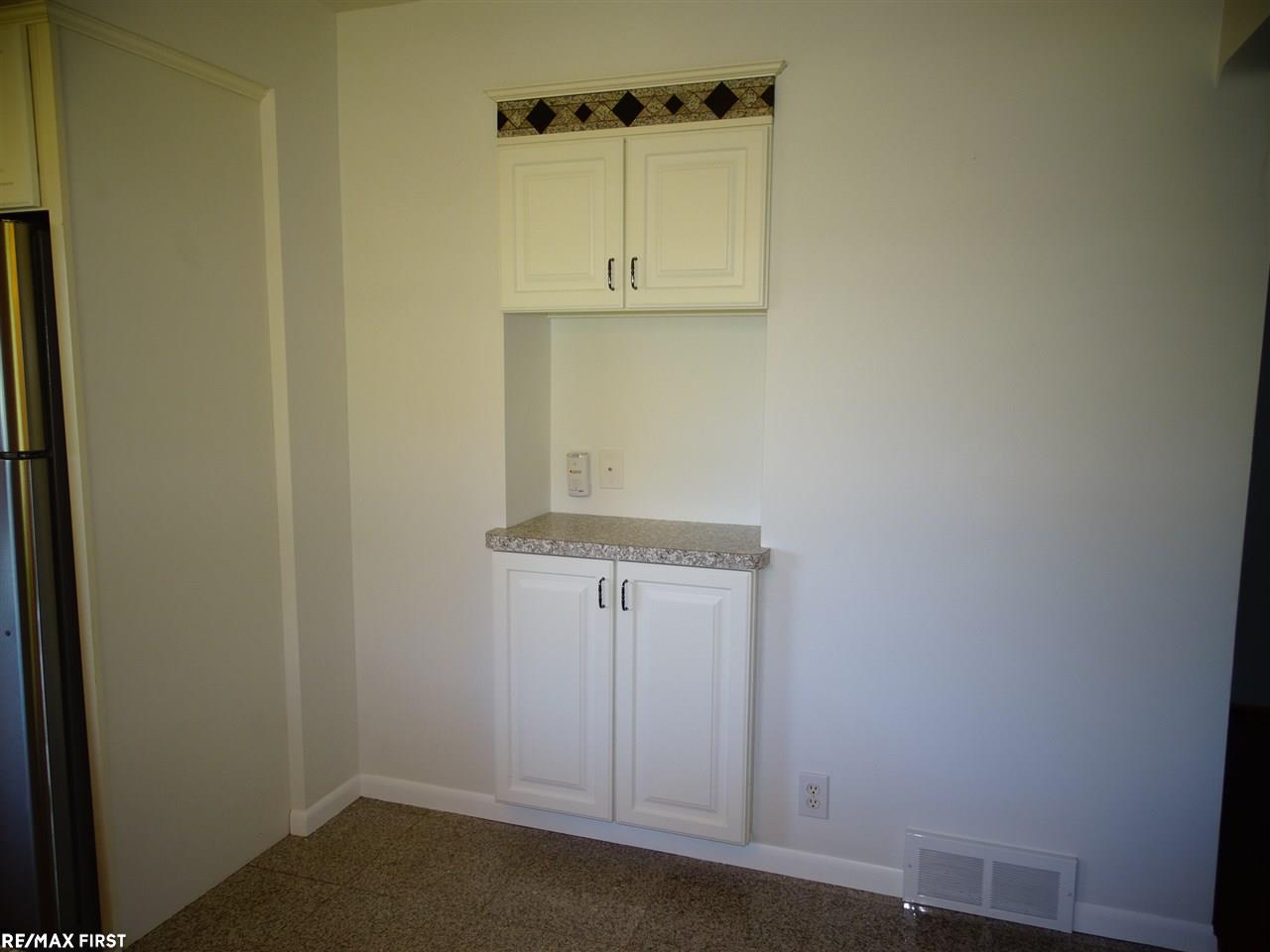 18362 South Nunneley Road Clinton Township, MI 48035 - Photo 12 of 24