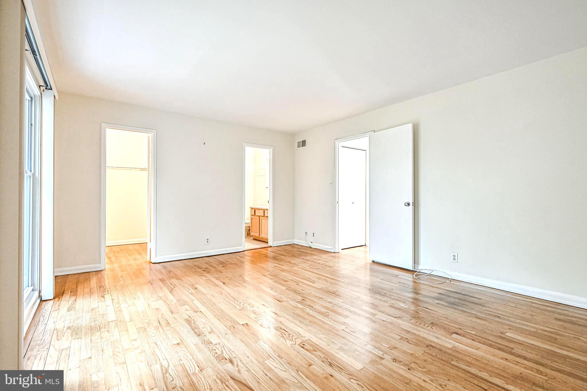 1664 Wainwright Drive Reston, VA 20190 - Photo 14 of 41 Master Bedroom Pic 2