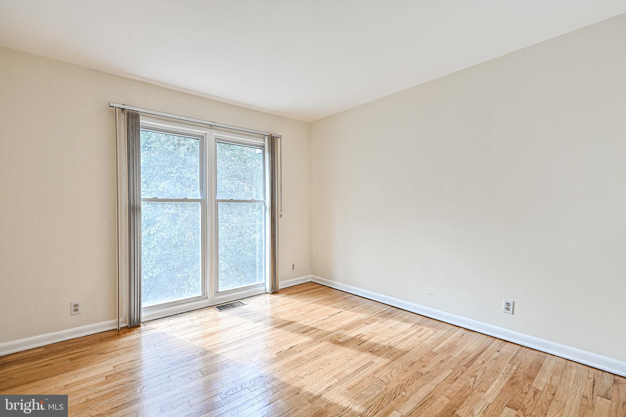 1664 Wainwright Drive Reston, VA 20190 - Photo 20 of 41 Bedroom 2 Pic 1