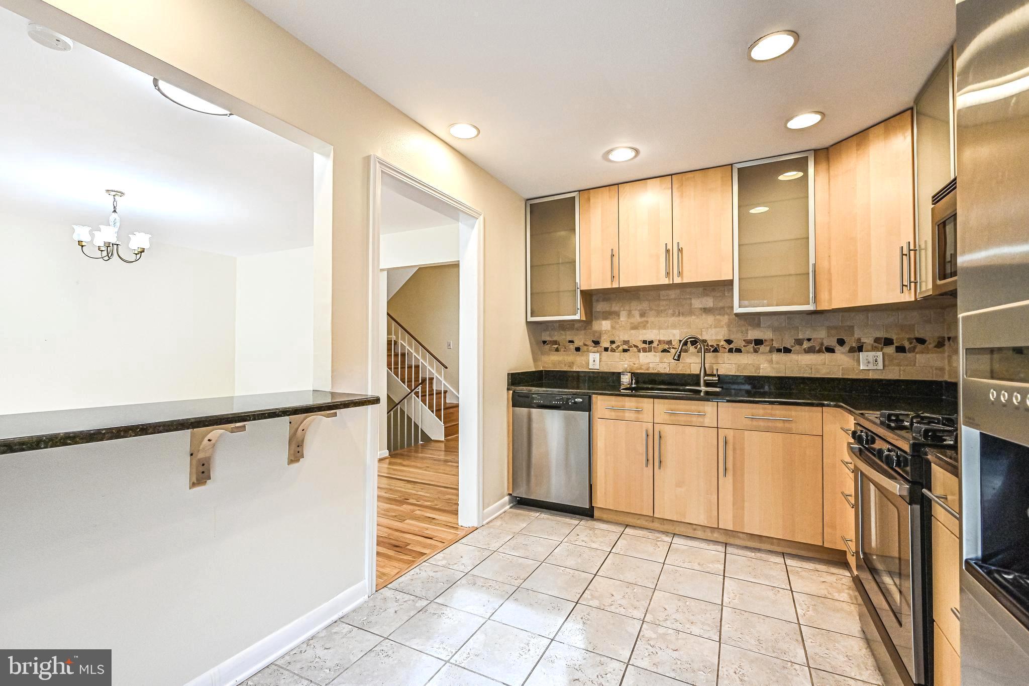 1664 Wainwright Drive Reston, VA 20190 - Photo 3 of 41 Kitchen Pic 2