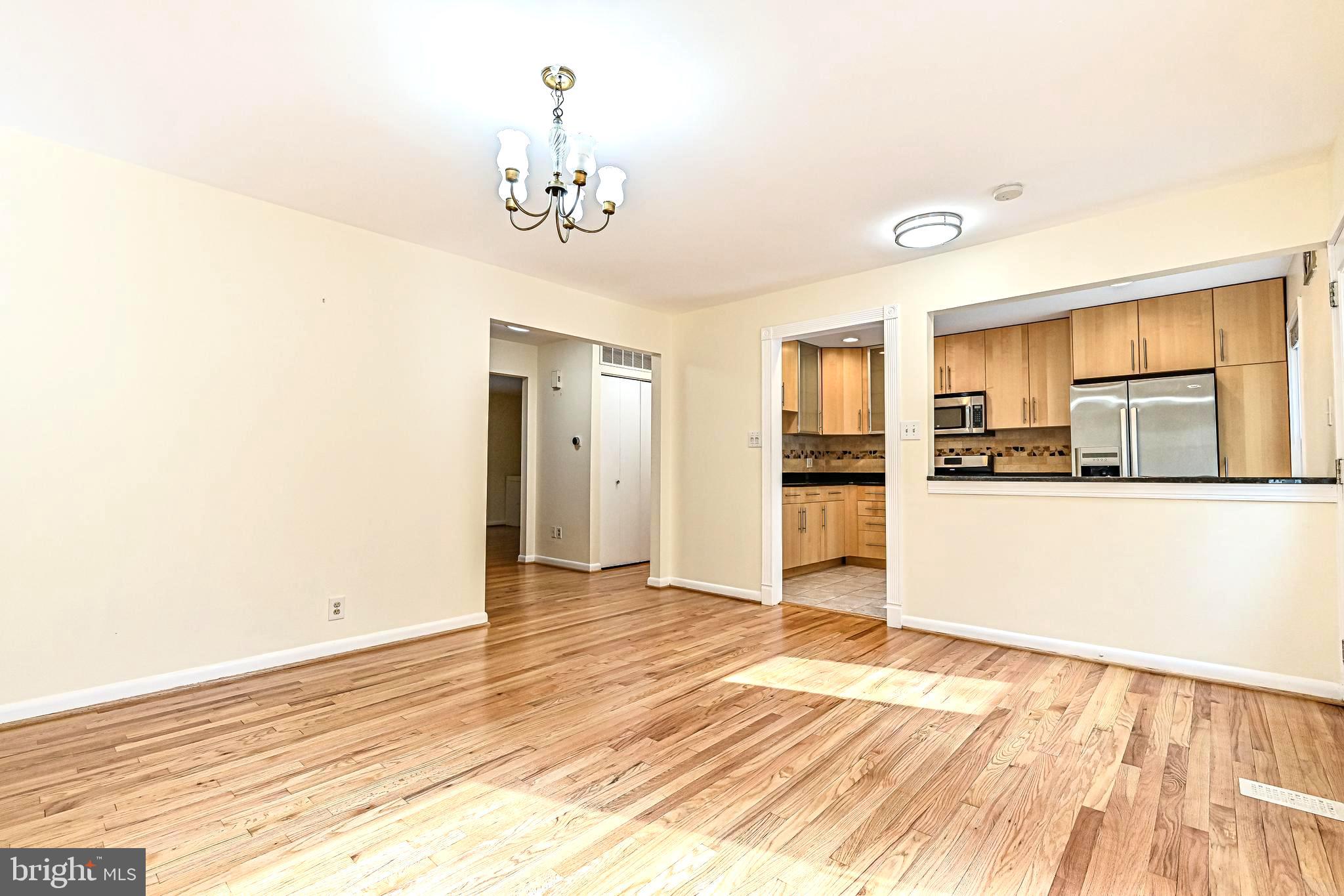 1664 Wainwright Drive Reston, VA 20190 - Photo 5 of 41 Dining Room Pic 1