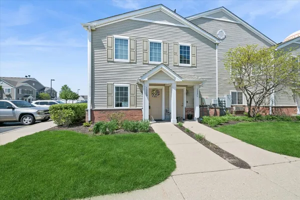 $205,000 | 122 Bertram Drive, Unit D, Yorkville, IL 60560