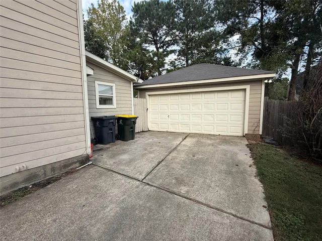 $1,800 | 809 Dragonfly Drive, Conroe, TX 77301