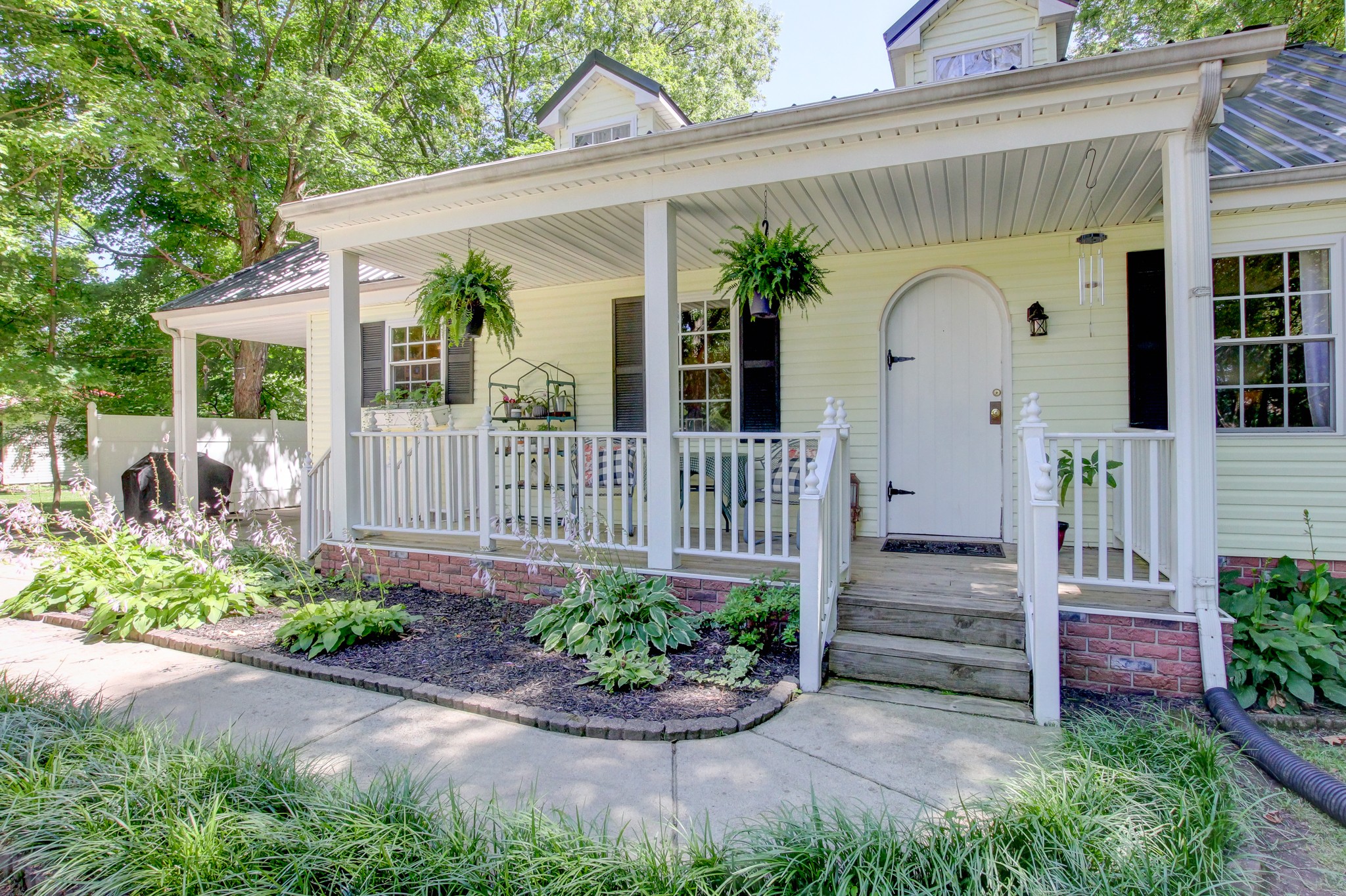238 Rossview Road Clarksville, TN 37043 - Photo 4 of 49 Gallery Image 4