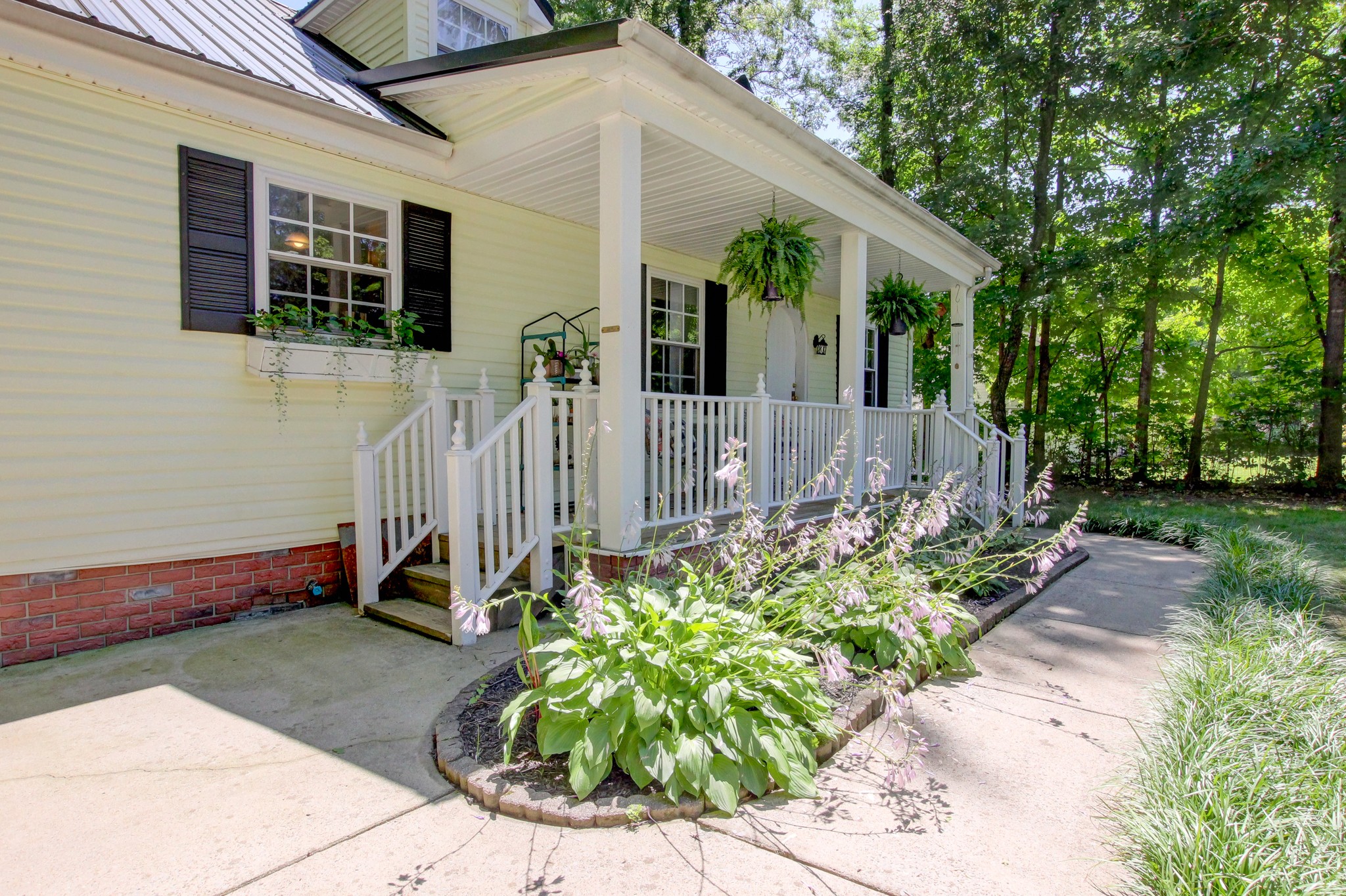 238 Rossview Road Clarksville, TN 37043 - Photo 6 of 49 Gallery Image 6
