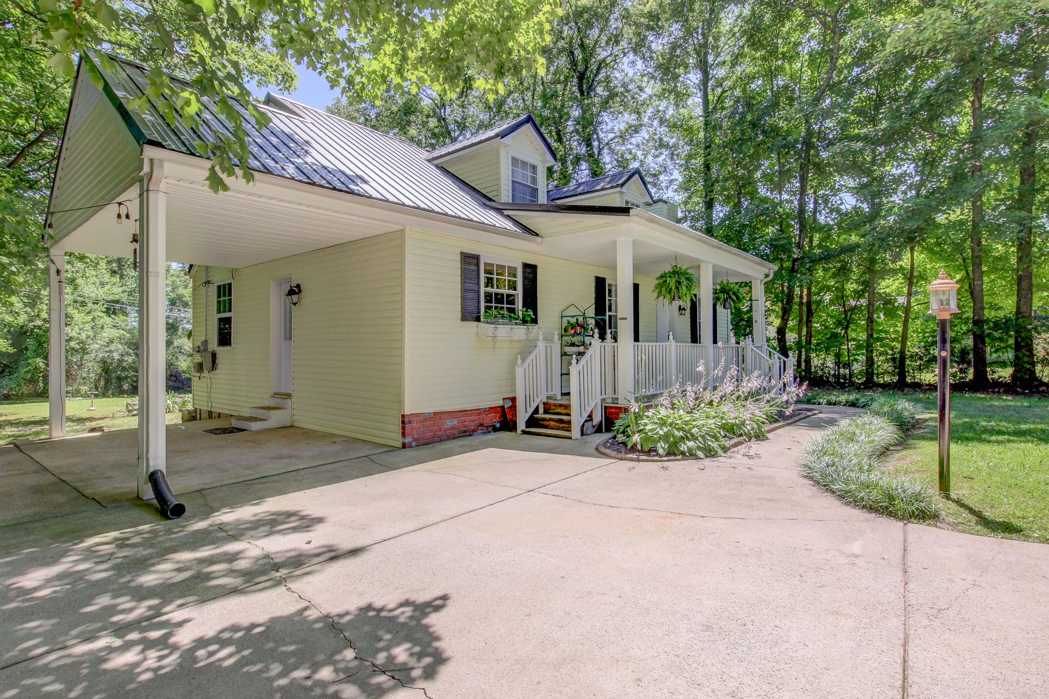 238 Rossview Road Clarksville, TN 37043 - Photo 8 of 49 Gallery Image 8