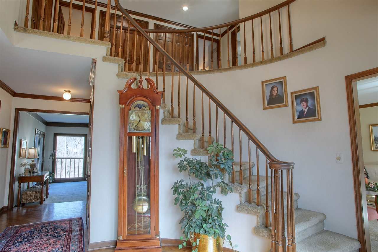 2614 Lambeth Park Rochester Hills, MI 48306 - Photo 4 of 32