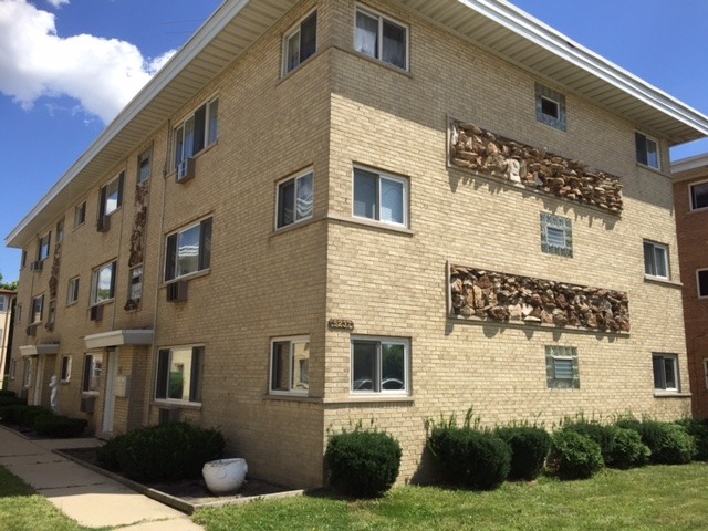 5237 North East River Road, Unit 3M Chicago, IL 60656 - Photo 1 of 10