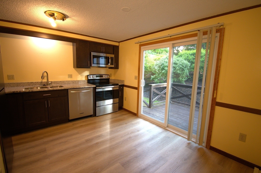 270 Sunderland Road, Unit 24 Worcester, MA 01604 - Photo 6 of 27