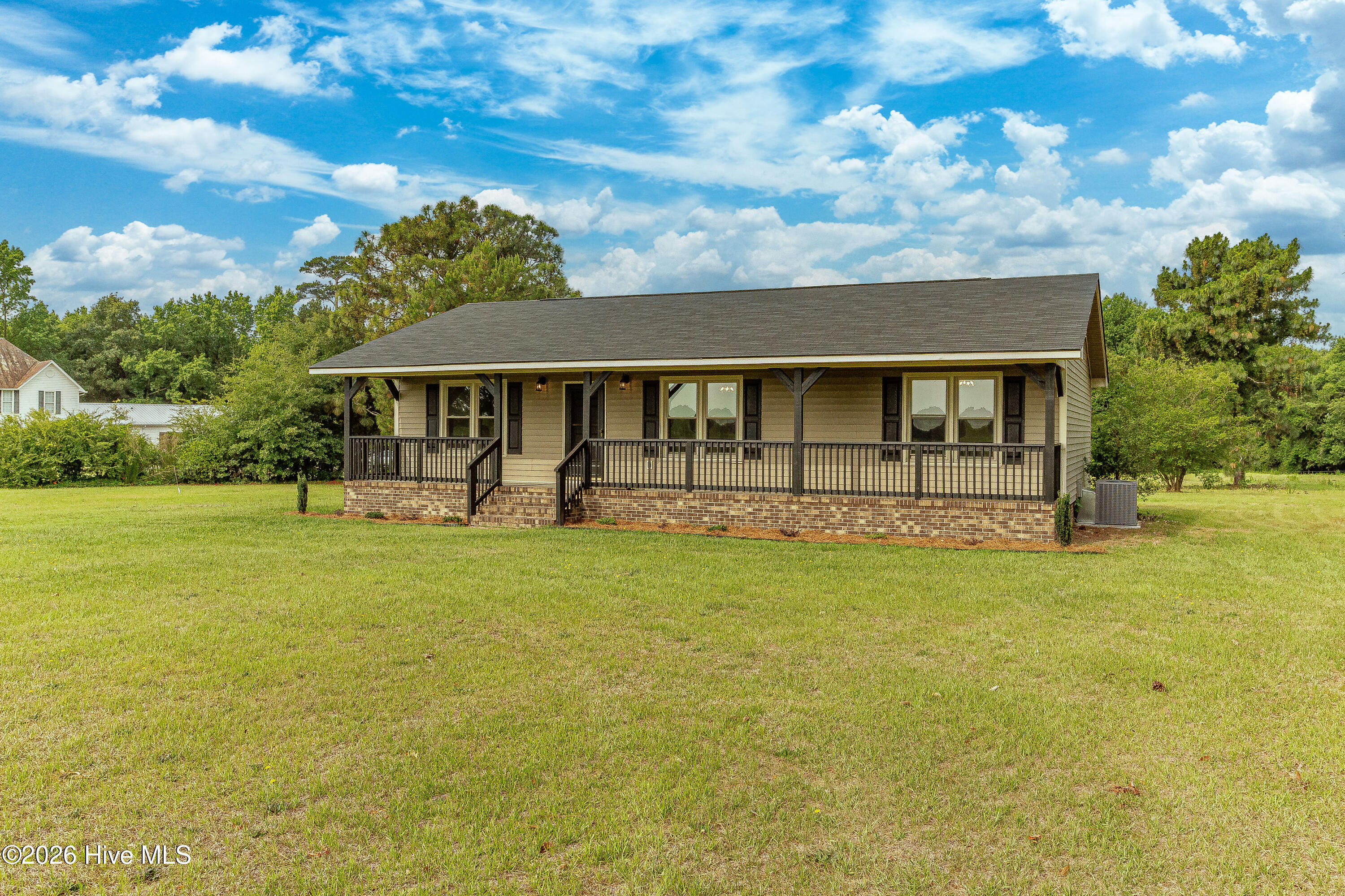 358 White Flash Road Mount Olive, NC 28365 - Photo 4 of 19