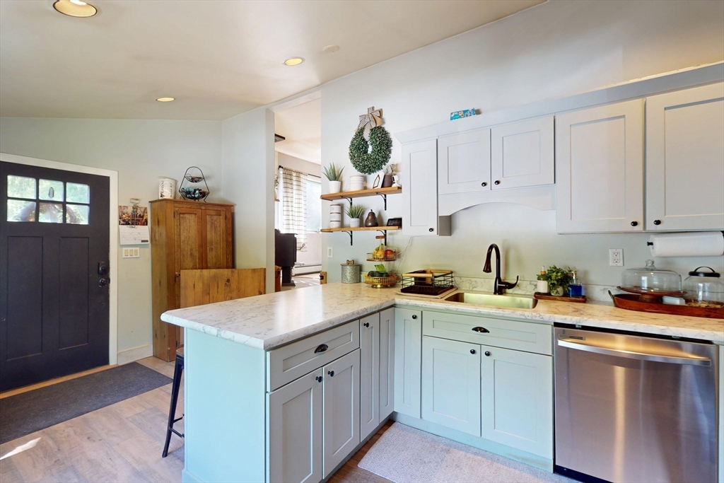 34 Deer Run Path Heath, MA 01346 - Photo 6 of 34
