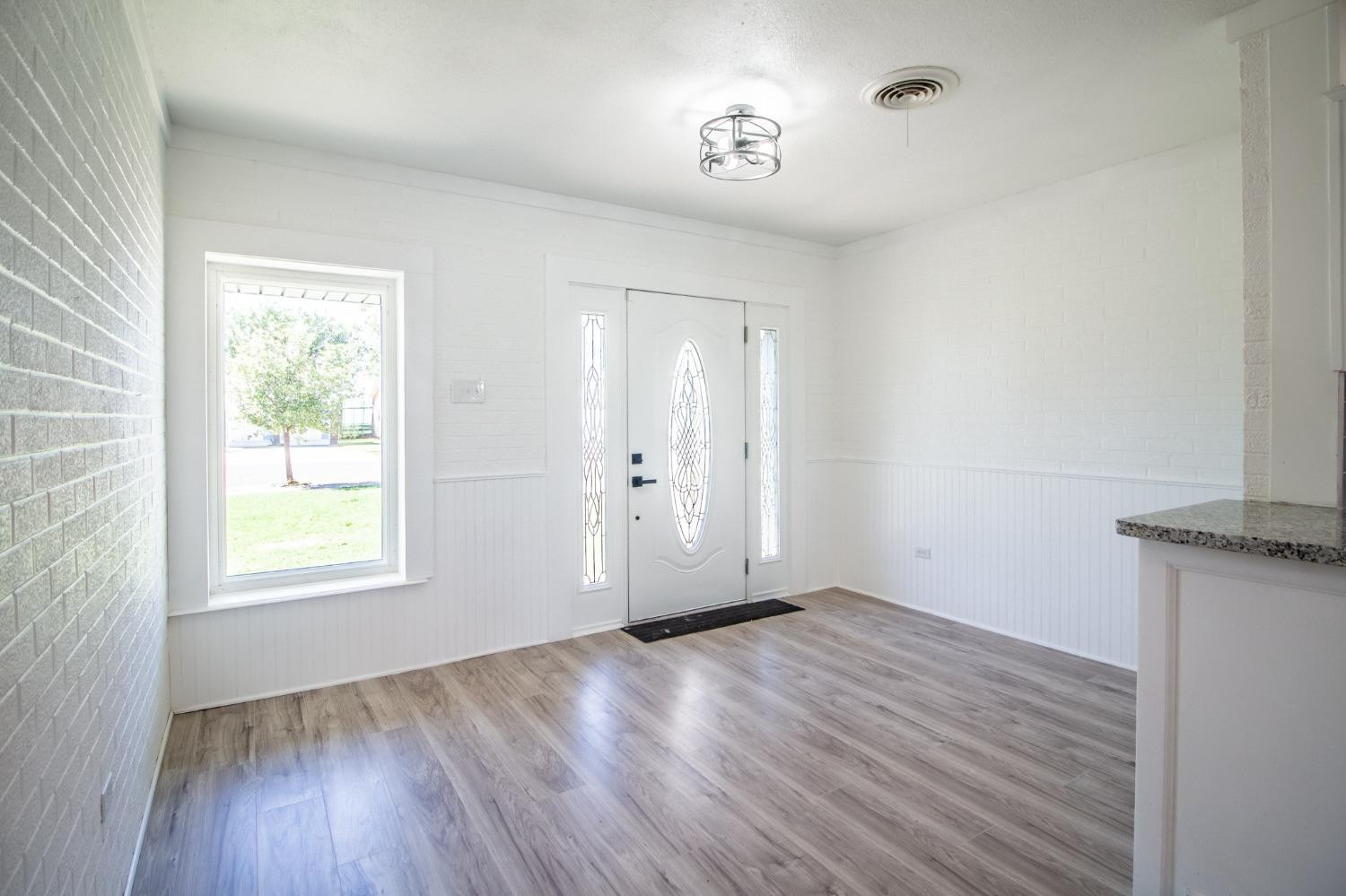 906 Adrian Street Lubbock, TX 79403 - Photo 5 of 36 Photo 5