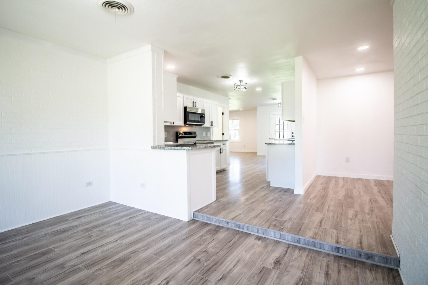 906 Adrian Street Lubbock, TX 79403 - Photo 6 of 36 Photo 6