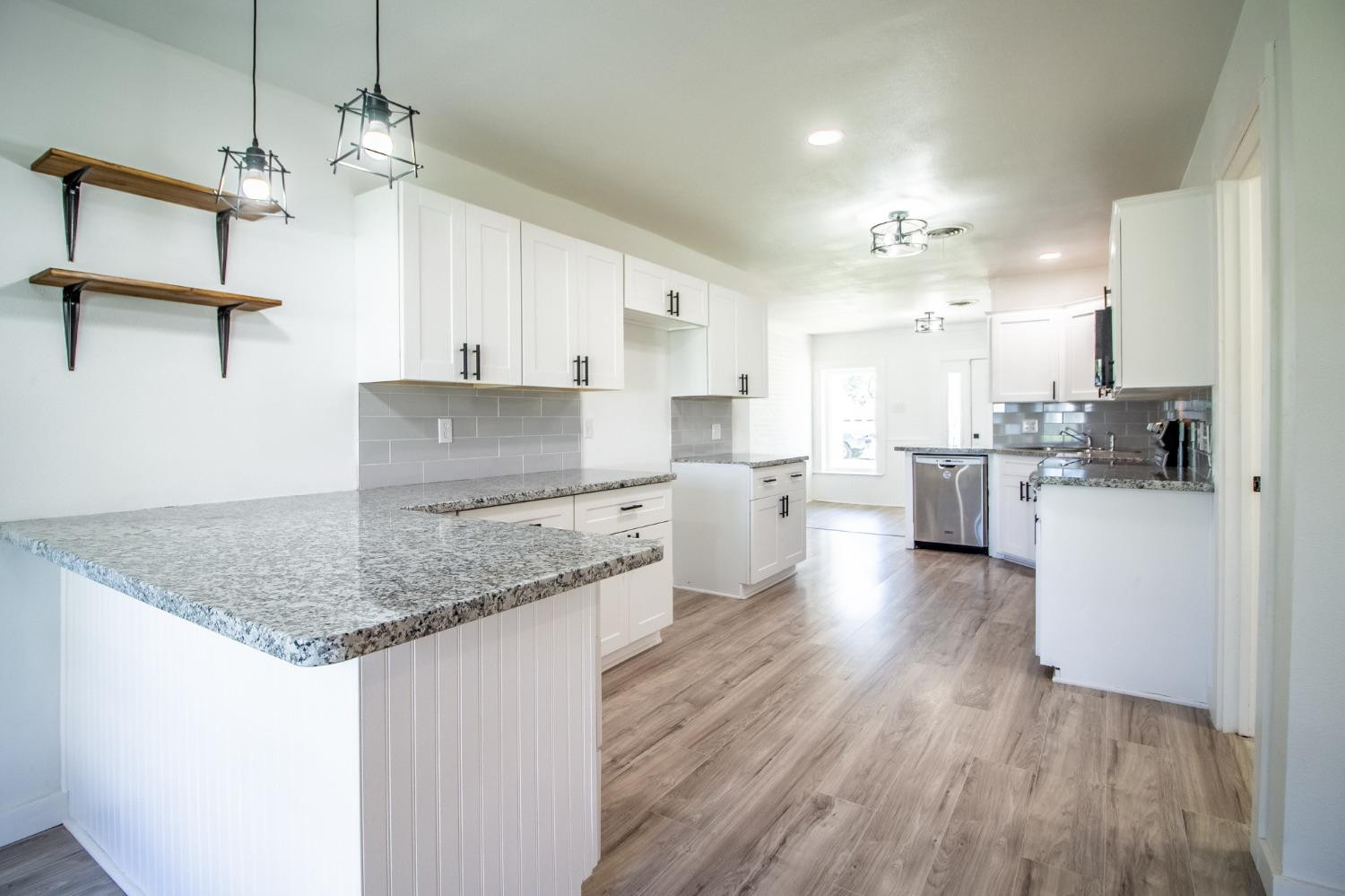 906 Adrian Street Lubbock, TX 79403 - Photo 8 of 36 Photo 8