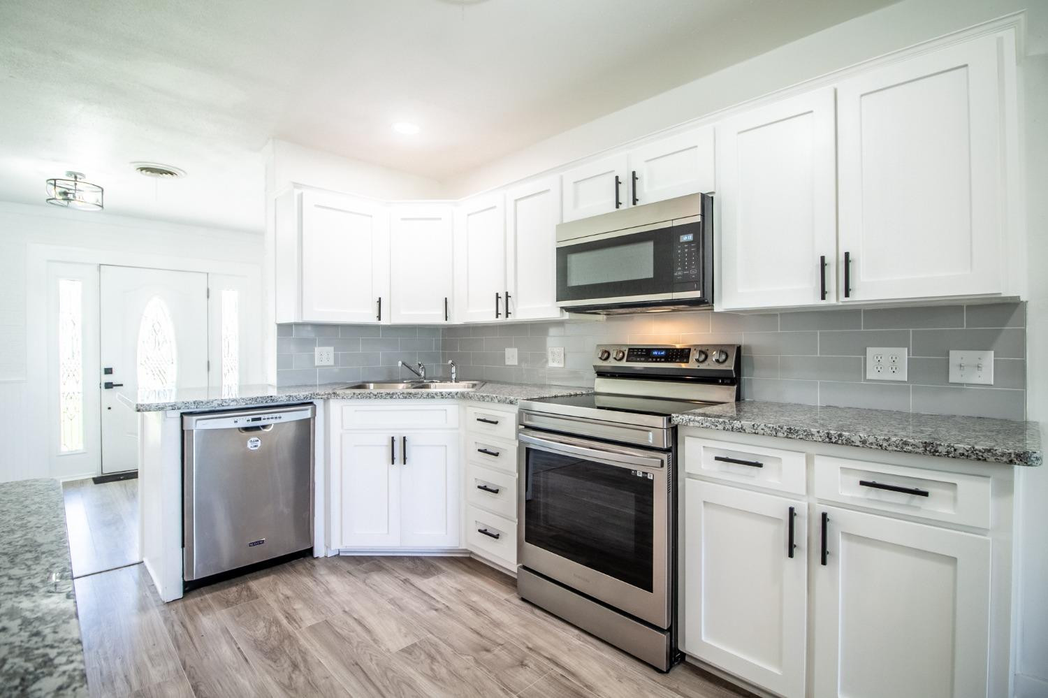 906 Adrian Street Lubbock, TX 79403 - Photo 9 of 36 Photo 9