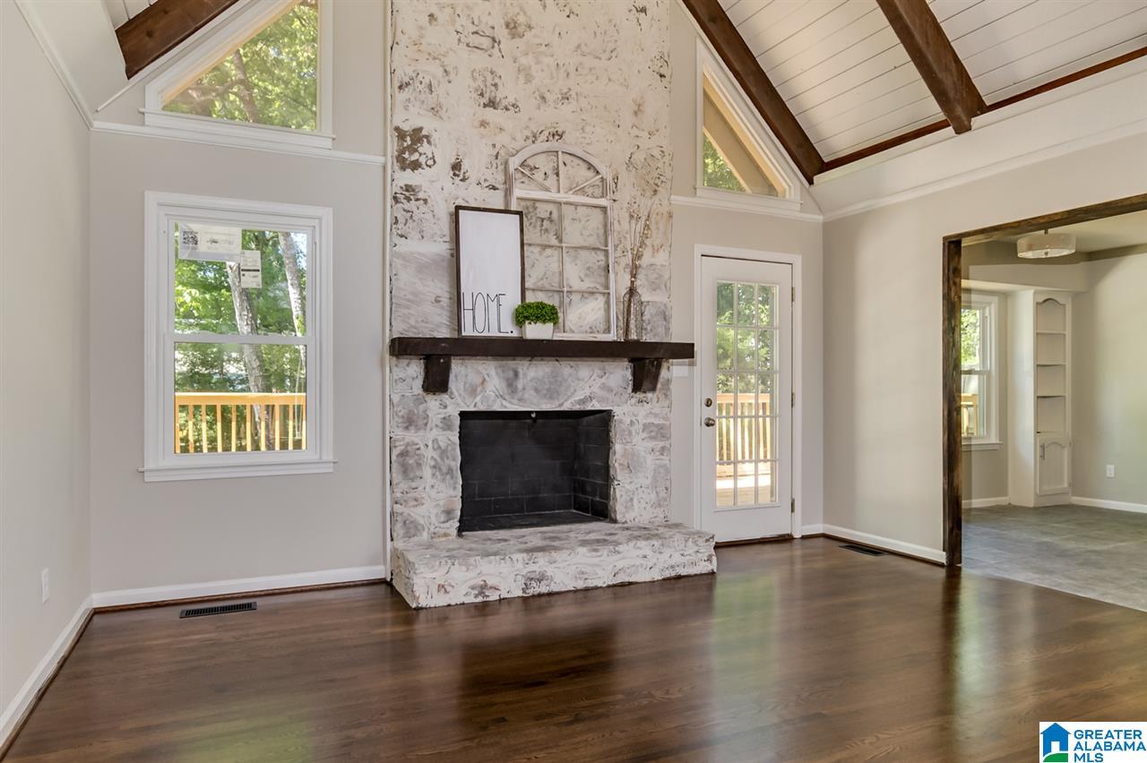 652 Crosscreek Trail Pelham, AL 35124 - Photo 5 of 44