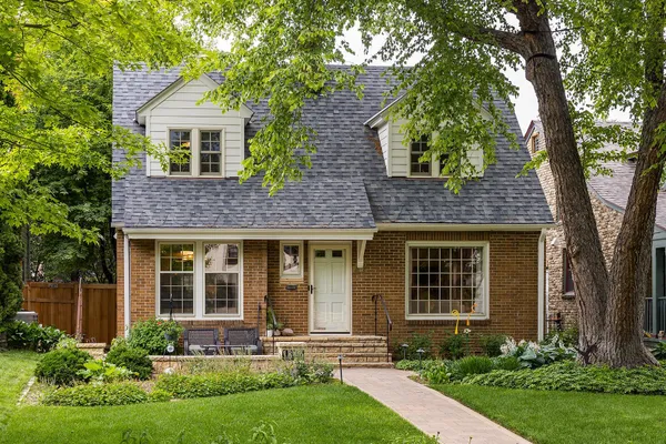 $699,900 | 1843 West Highland Parkway, St. Paul, MN 55116