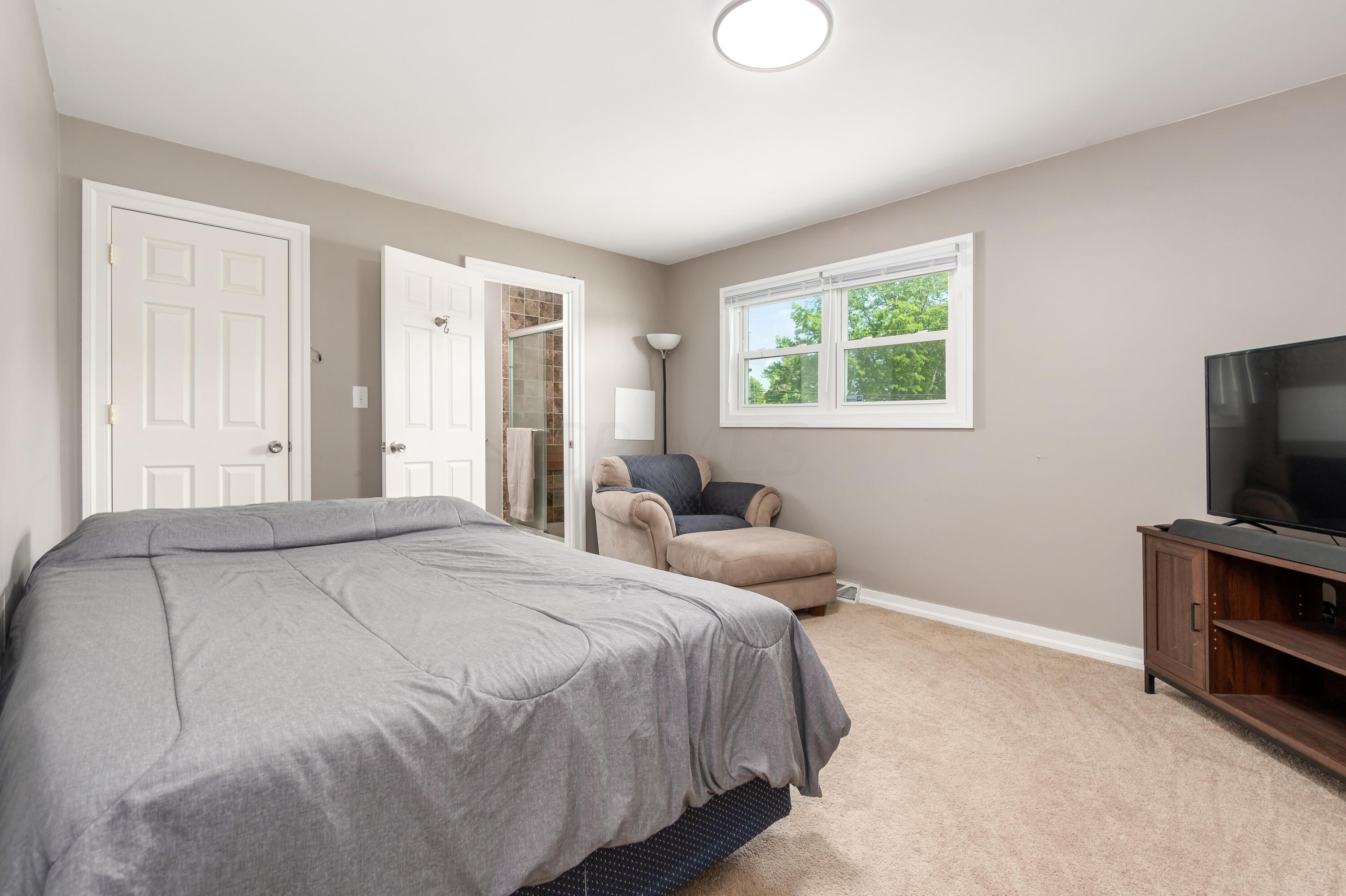 6285 Feder Road Columbus, OH 43228 - Photo 11 of 21 i_6285_Feder bedroom1a